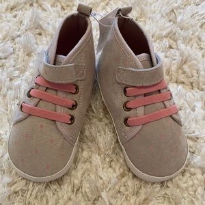 NWT Old Navy Baby Girls gray with pink polka dots high tops sneakers!